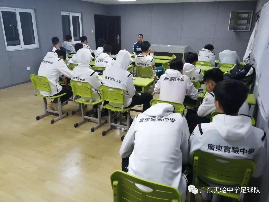 只争朝夕不负韶华一年级,只争朝夕不负韶华学校