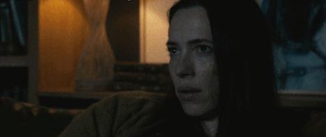 丈夫离奇自杀，竟化作鬼魂留在家中？看一眼镜子，没那么简单……