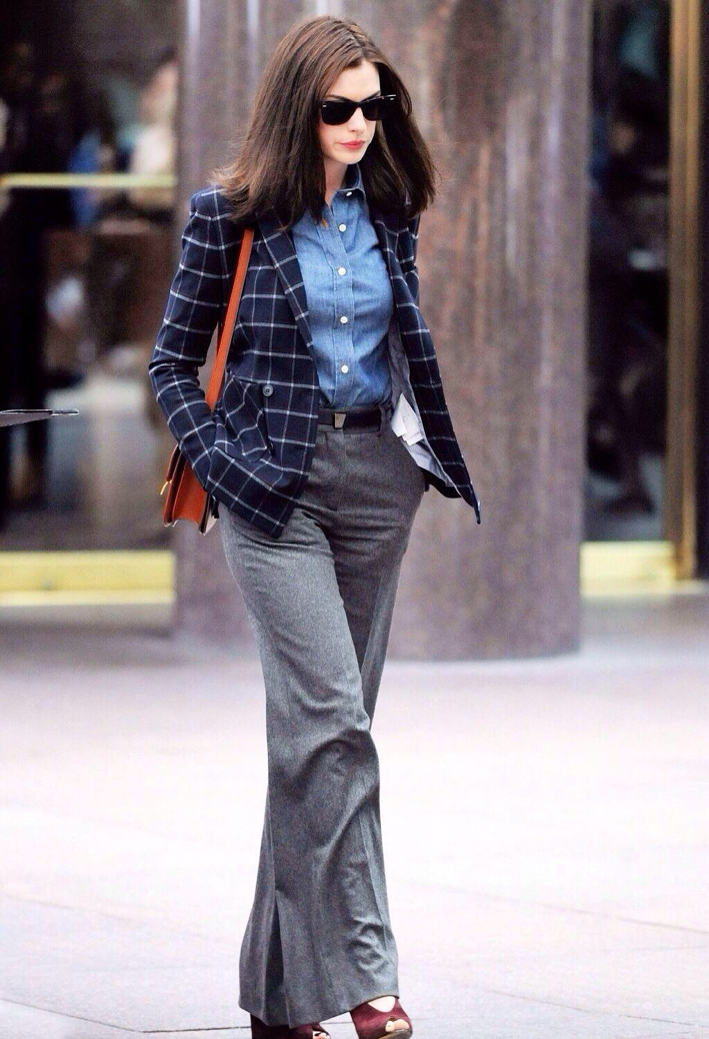 过了4年，《实习生》带着它的“gentlewoman”穿搭，又火回来了