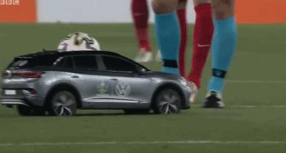 欧洲杯被冤枉的越位球,欧洲杯援助商闹乌龙