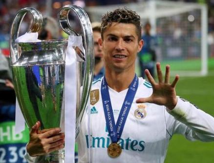 c罗仍能打碎的11个纪录,c罗一场比赛踢出了7个纪录