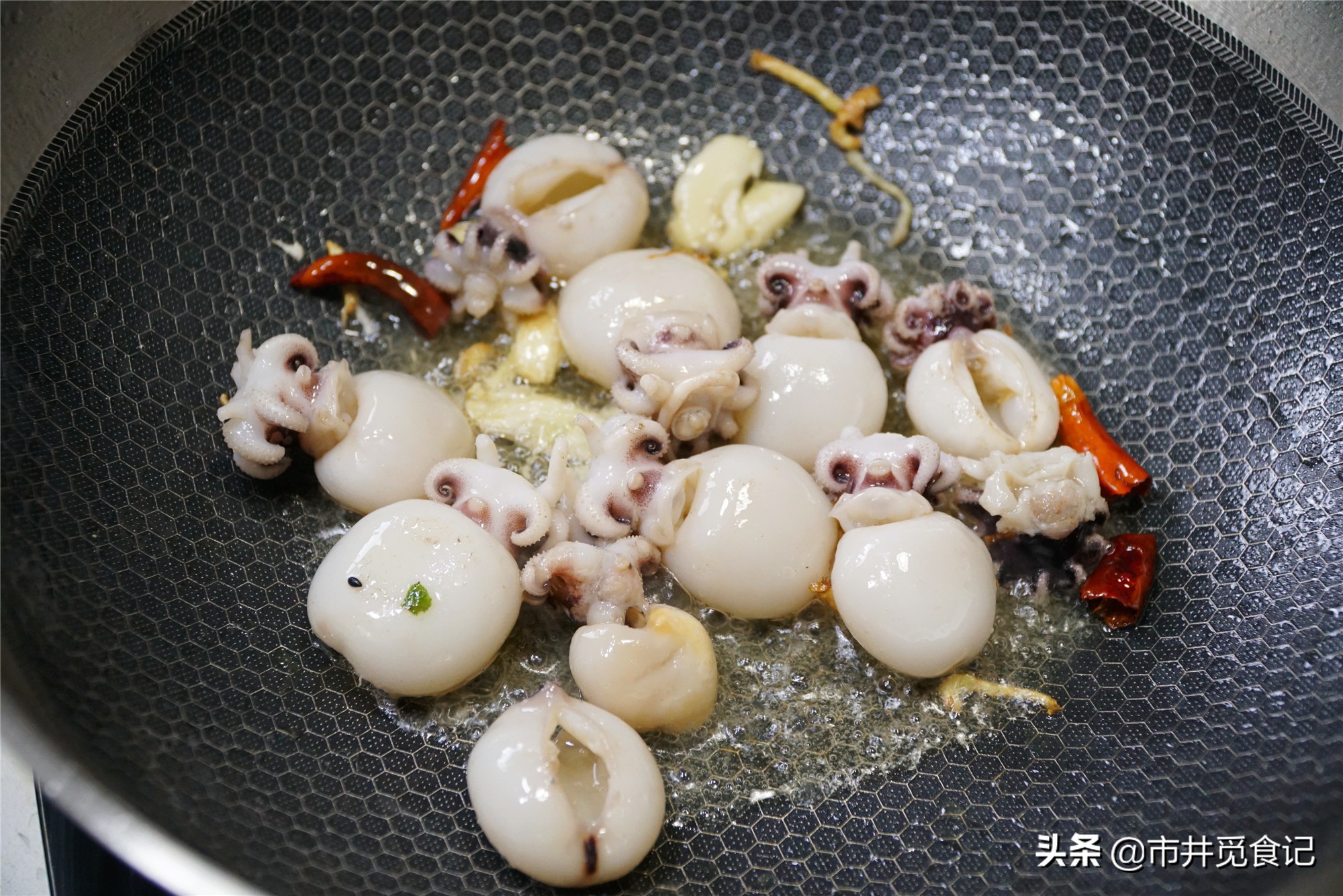 经济实惠海鲜且做法简单,海鲜酱爆蟹做法大全