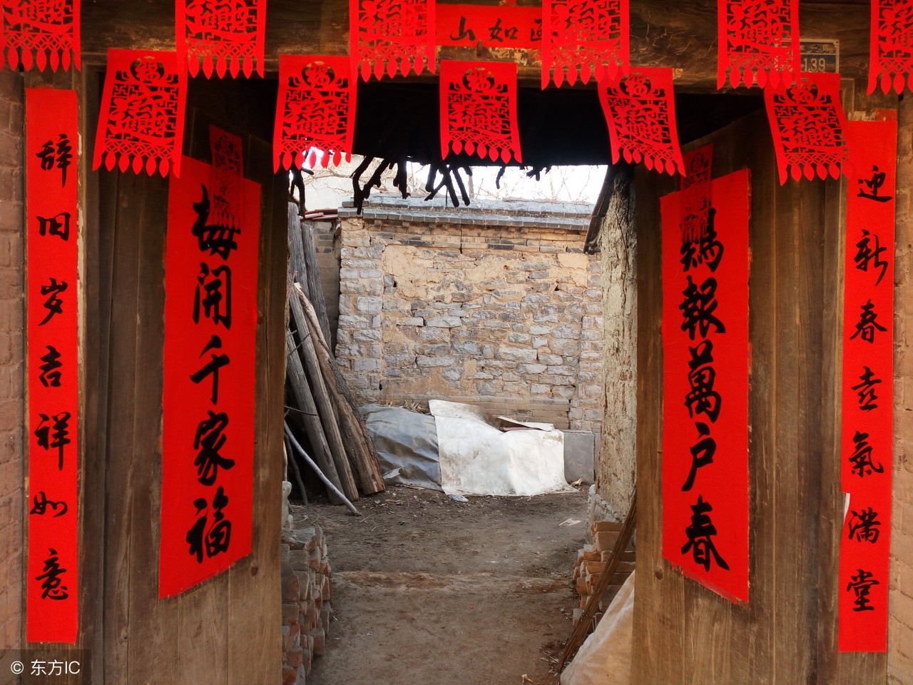 今天贴春联的最佳时间在什么时间,春联贴错时辰怎么办