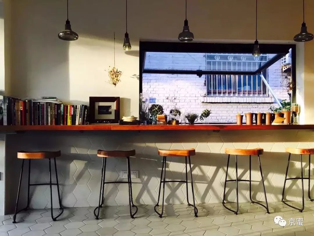 红楼藏书楼飘来咖啡香，是久违的A.omen奶·粉｜福利