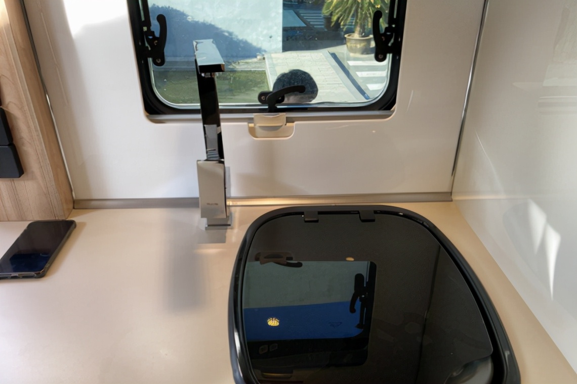 隆翠一号旗舰双拓展房车,隆翠房车3号前门版