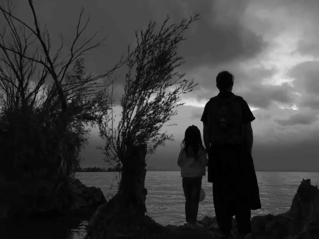 女孩说谢谢你陪我一天,我对象说七夕陪我