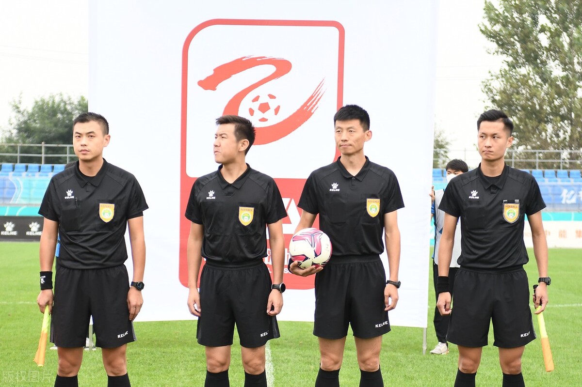 在国内运作一个足球俱乐部,在中国组建一支篮球队要多少钱