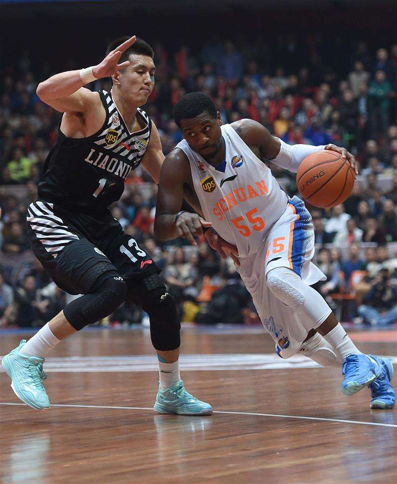 周琦状态引担忧,广东宏远vs约旦周琦