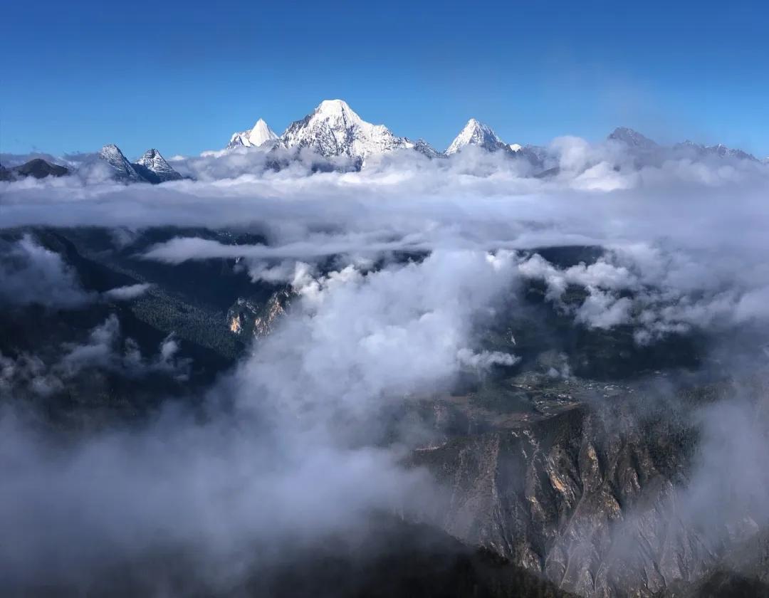 12条最美自驾线路,最美7条自驾游公路线路