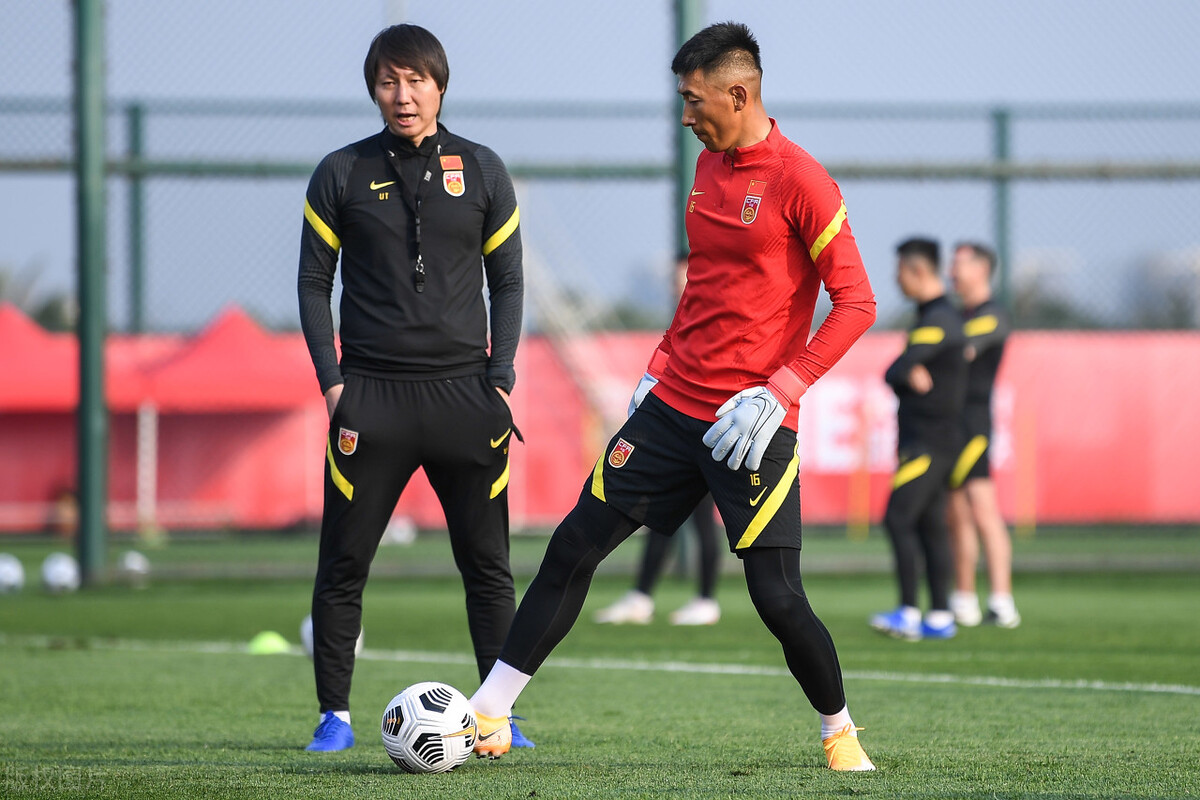 深度分析：李铁效仿郎平，大赛“亮剑”练兵，名帅之风初显