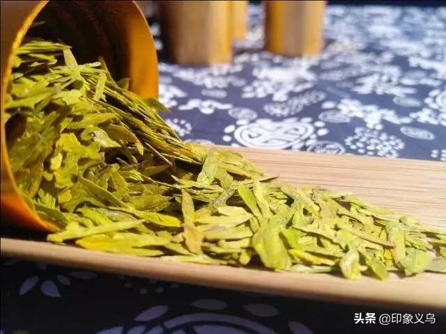 这种茶叶天生黄金色竟然是茶叶中的大熊猫——桐庐黄茶的品鉴