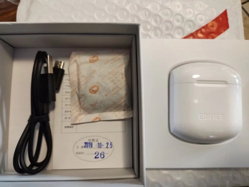 漫步者lollipods和airpods尺寸,苹果用airpods好还是用漫步者好