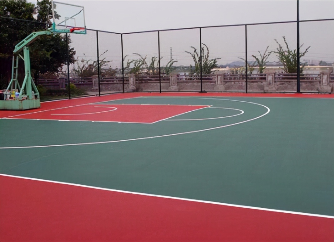 建一个篮球场半场价格,建一个篮球场最低需要多少钱