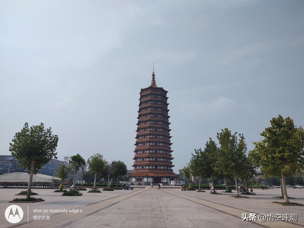 摩托罗拉edge轻奢版高通,摩托罗拉edges5g版屏幕