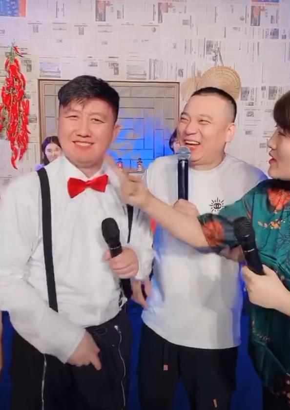 刘老根大舞台徒弟跟赵本山互动,刘老根大舞台直播才艺大比拼
