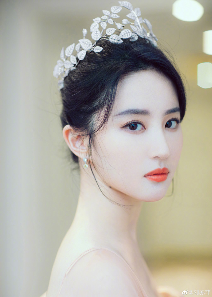 刘亦菲洗脸方法去闭口,刘亦菲推荐护肤水是什么