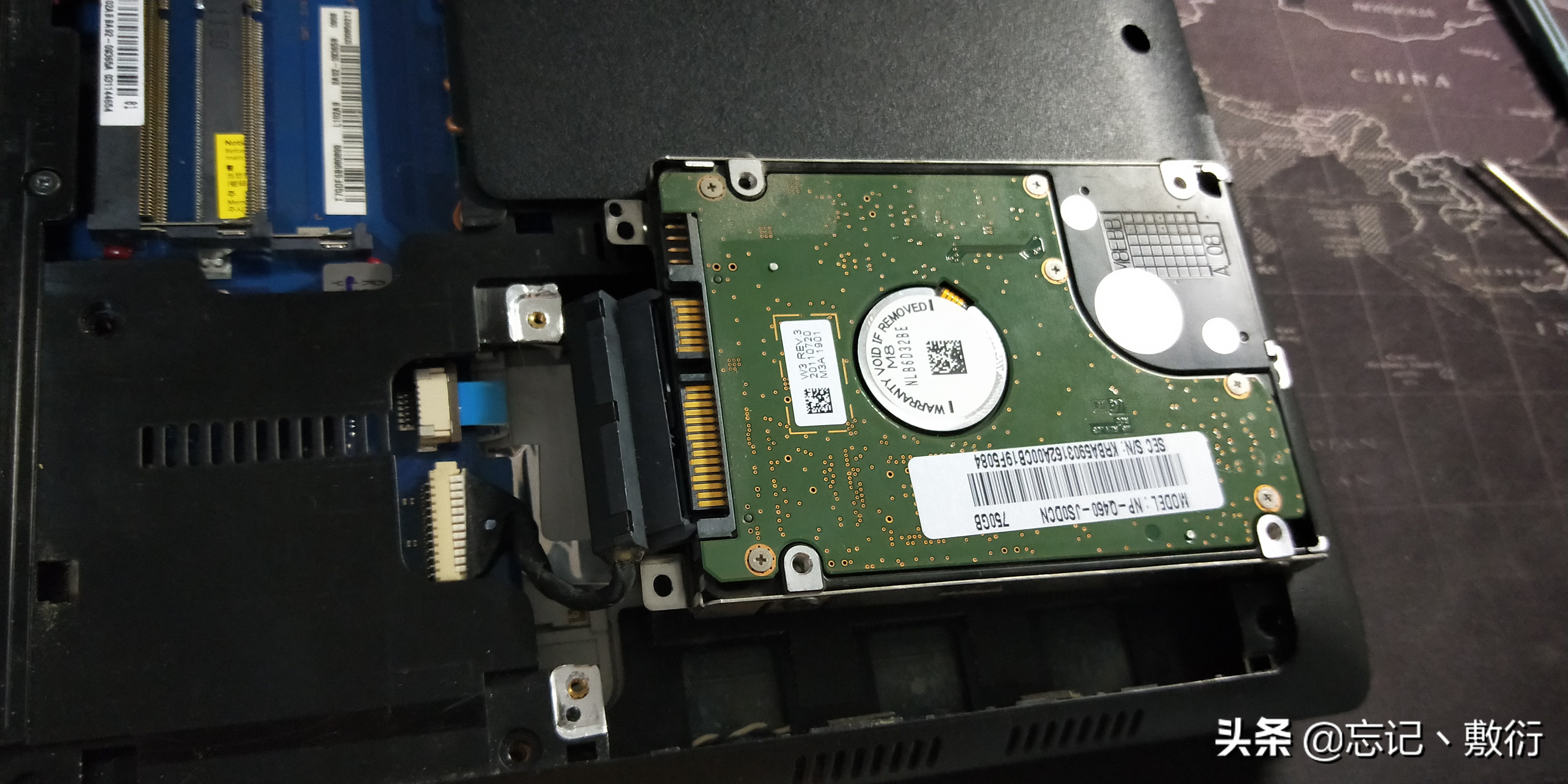 三星q460笔记本键盘拆解图鉴,三星笔记本r440键盘更换