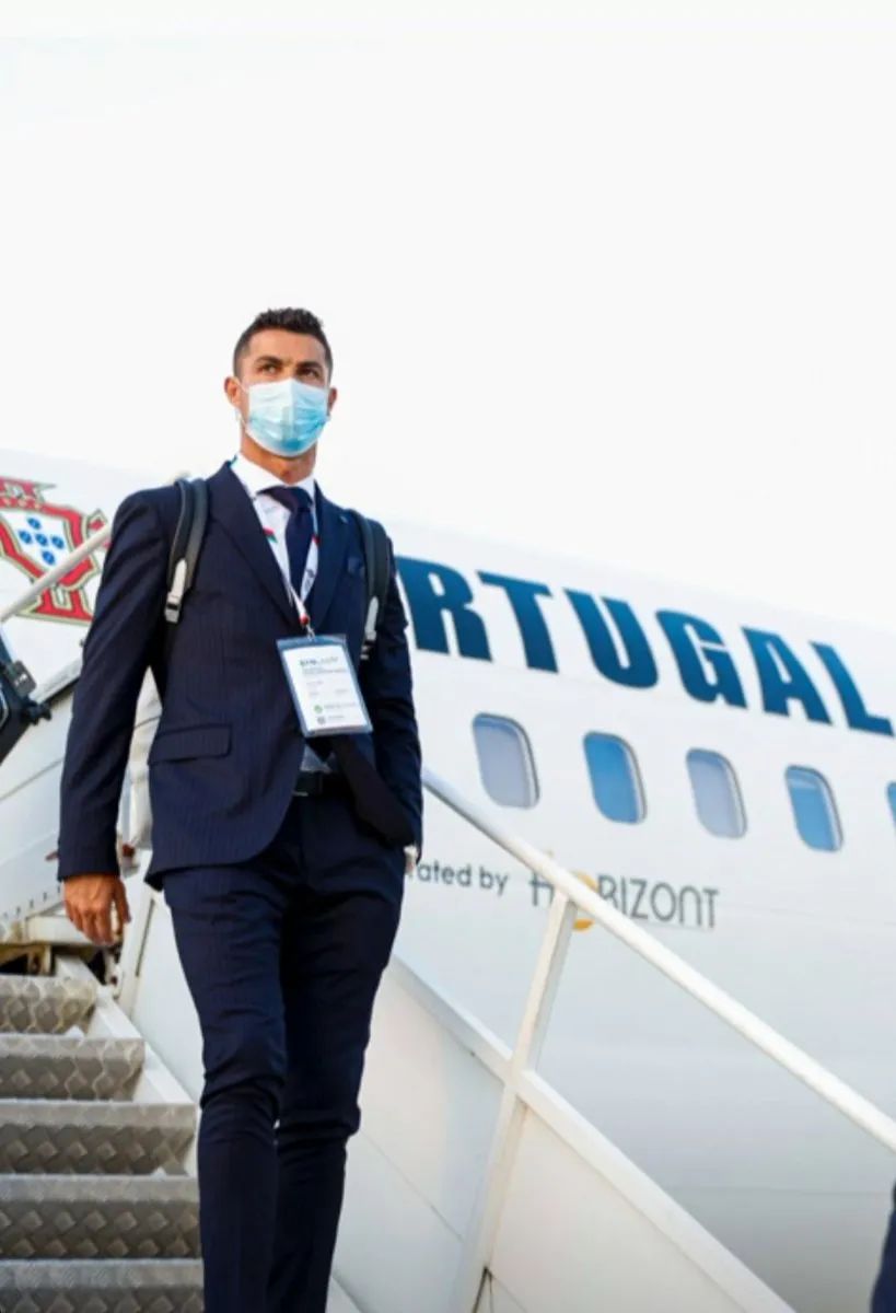 c罗36岁依然保持完美身材,36岁的c罗还在拼命吗