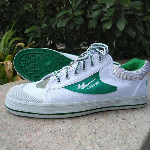 中国鞋王干翻耐克,中国鞋王安踏李宁