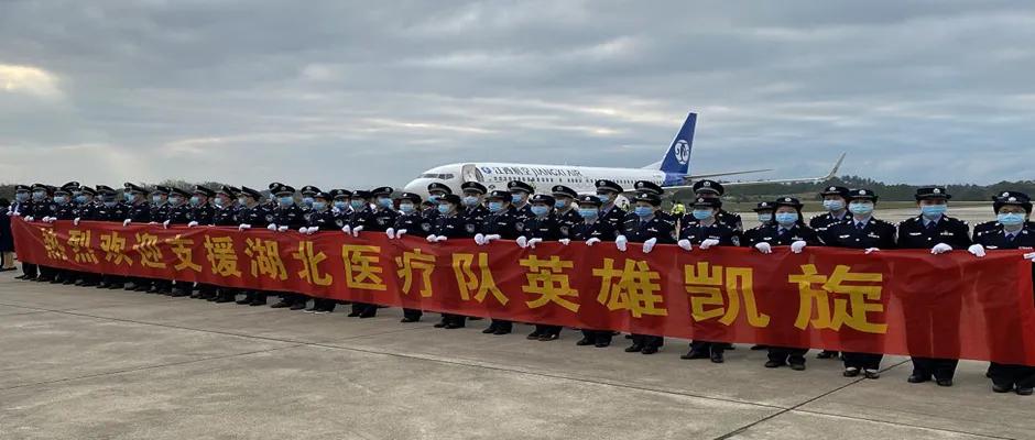 男子涉嫌裸聊在车站被抓,赣州突袭裸聊窝点现场带走多人