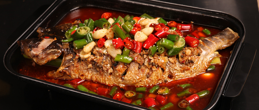 桂林经典阳朔啤酒鱼,桂林阳朔晚上去哪里吃啤酒鱼正宗