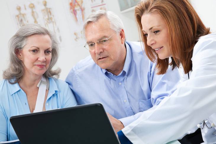 胃酸胃胀能吃牛奶饼干吗,胃溃疡胃酸能吃饼干吗