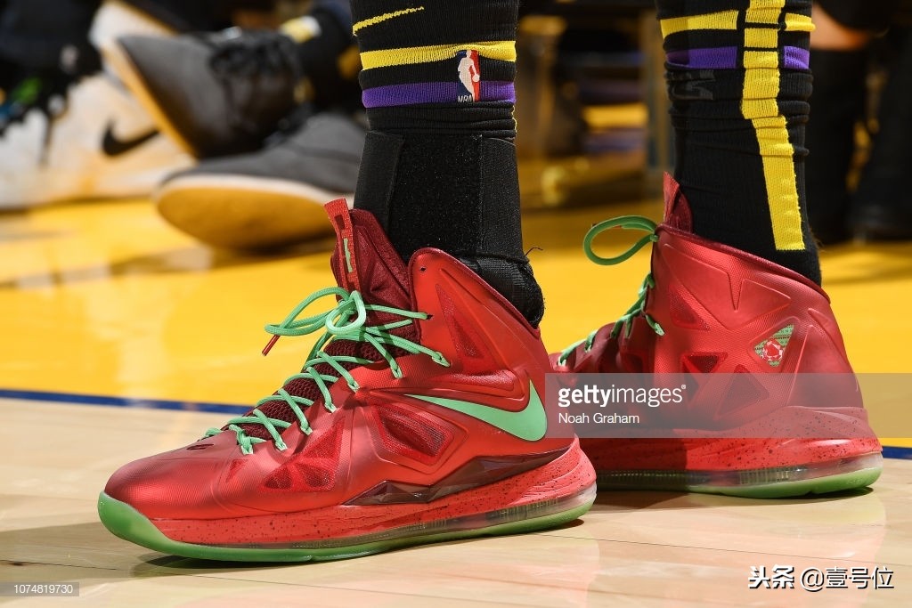 2018年圣诞大战詹姆斯穿的球鞋,2018年都有哪些经典球鞋