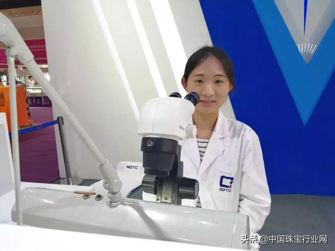 锆石为什么长得像钻石,锆石和莫桑石哪个和钻石更像