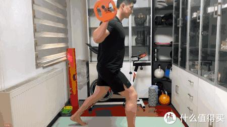 杠铃健身正确训练方法,新手健身怎样利用杠铃训练