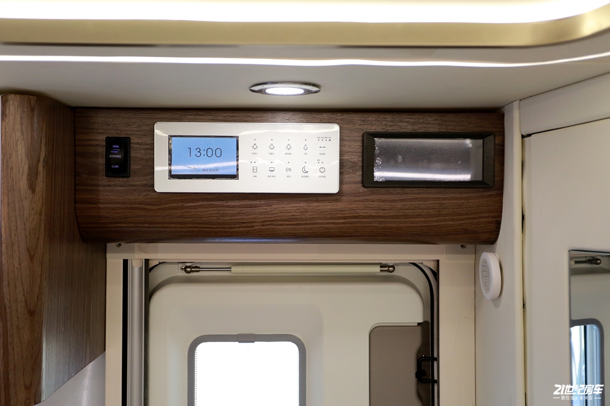 上汽大通maxusv90别墅版房车,大通原厂v90c型房车2021旗舰款