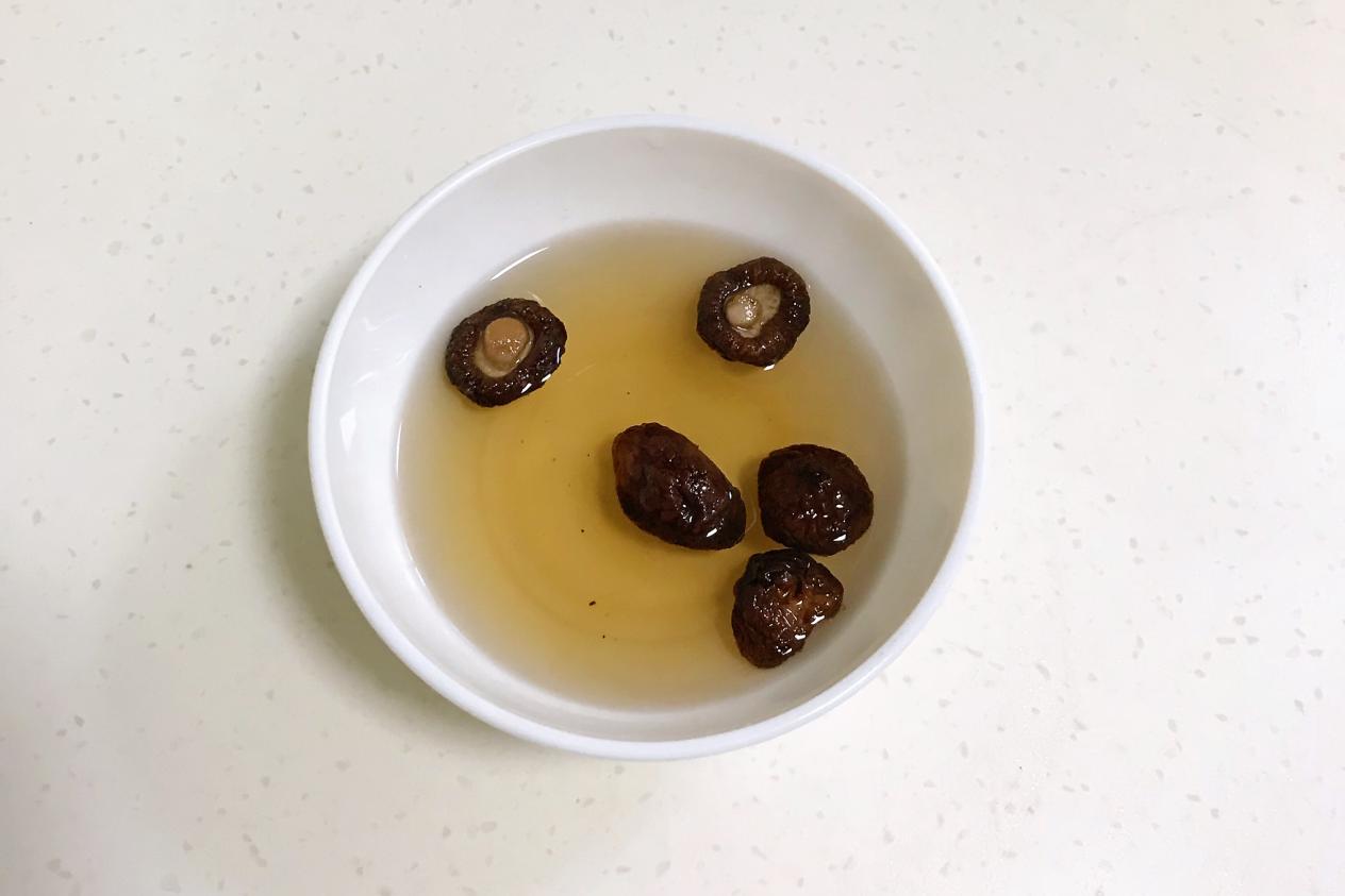 土豆豆角腊肉腊肠饭,懒人版土豆腊肠焖饭连吃2碗