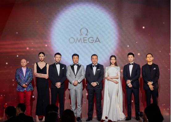 马龙变装照片,马龙便装奖杯