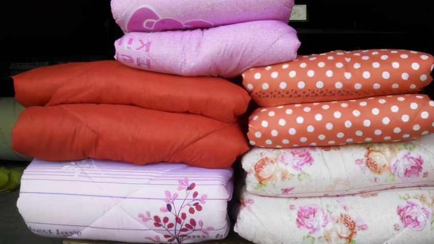 怎样防止床上的被子脏,收拾好的被子要清洗吗