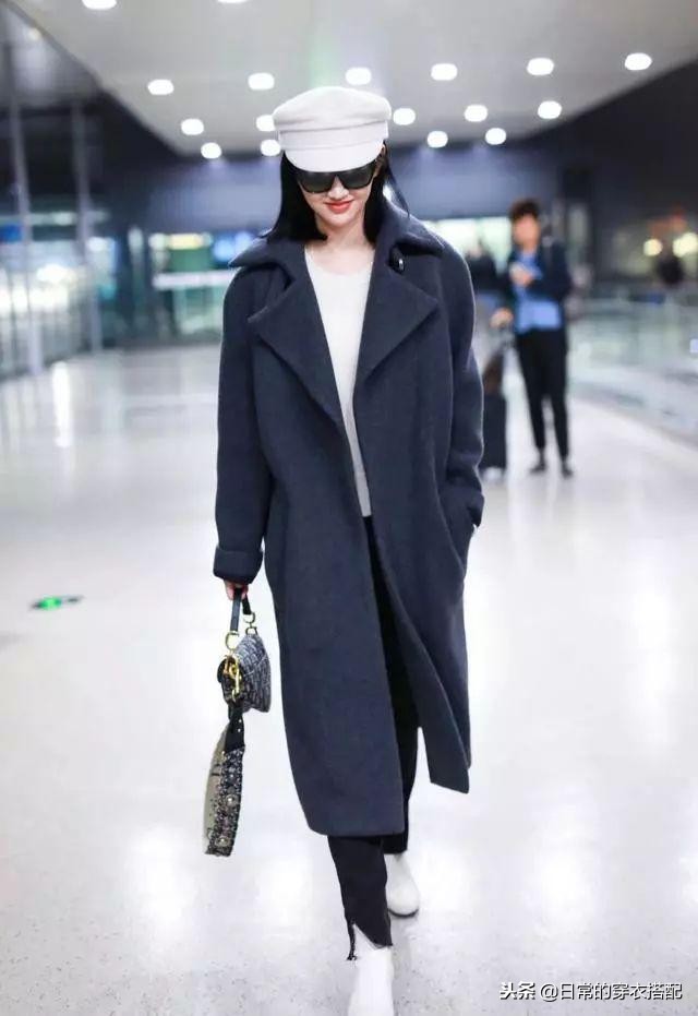 杨幂机场秀穿搭,机场走秀女明星