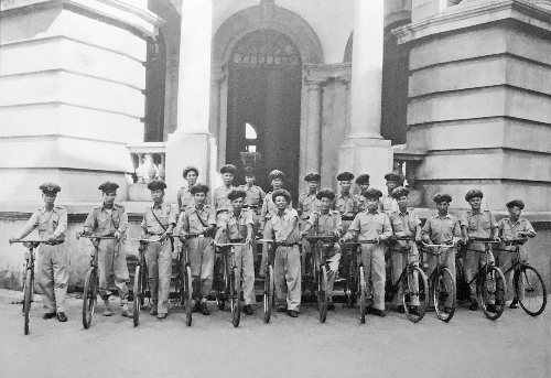 手車單車三輪車與大板車人力公共交通工具零污染