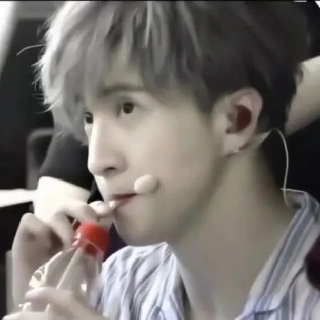 薛之谦头像高清图片微博,薛之谦壁纸头像