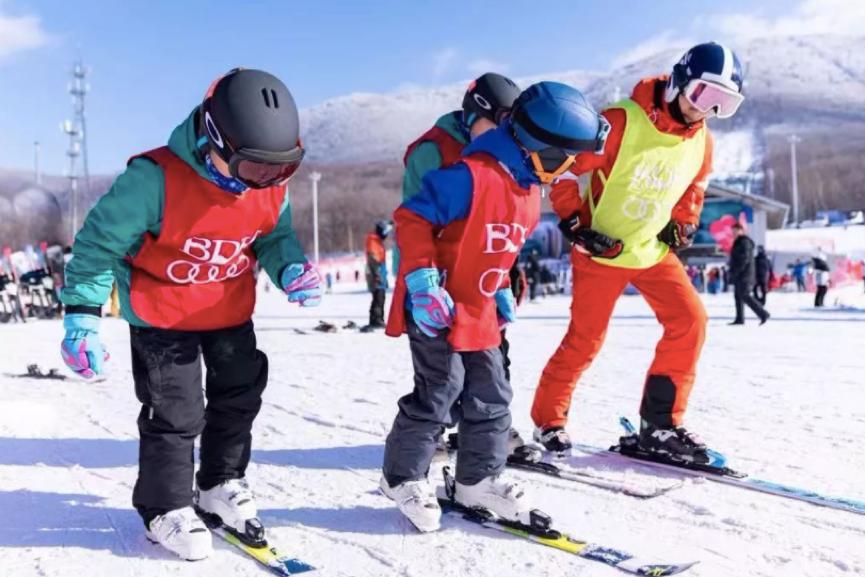 少年强则国强为祖国庆节生,少年强则国强共筑冬奥梦