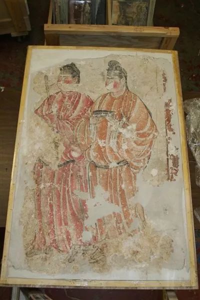 午夜时分，西安长安区一村子的古墓里突然发出一声巨响！而墓主人竟然是唐玄宗曾经最宠爱的女人，不是杨玉环