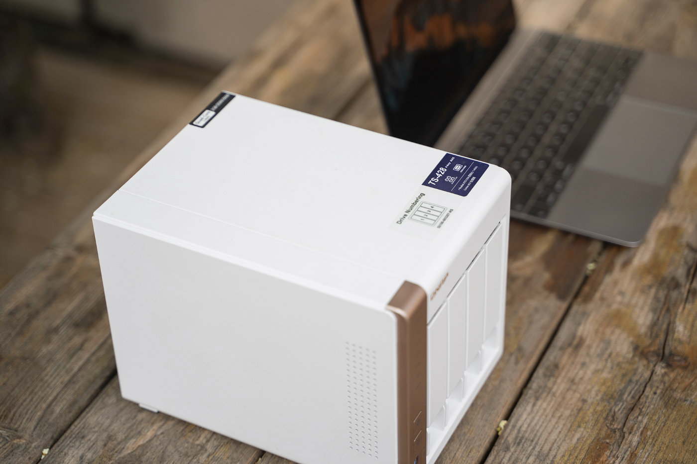 西数240ssd固态蓝盘硬盘评测,2.5寸hdd硬盘和ssd硬盘