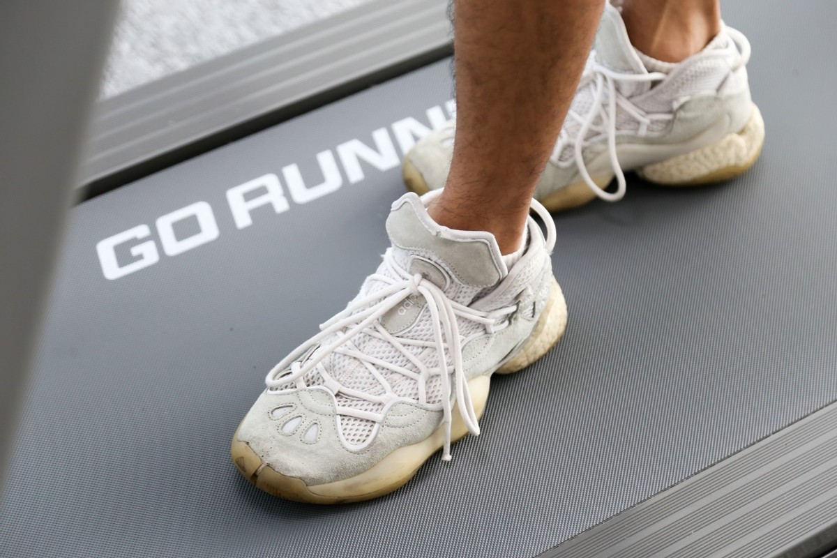 宅家跑步拒绝秋膘，光荣亲选磁悬浮减震跑步机深度体验