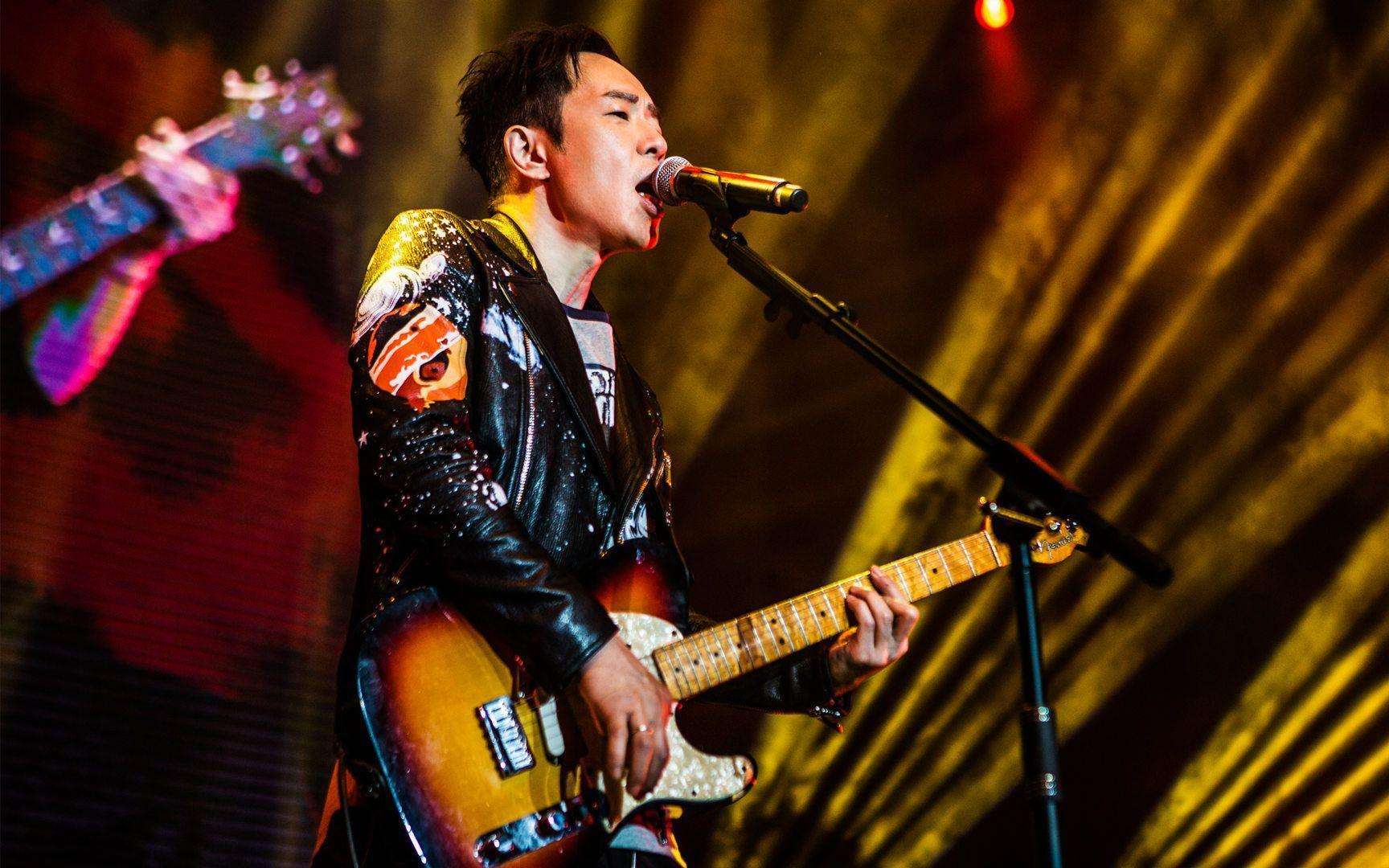 如果黄家驹还在黄贯中会过得怎样,黄家驹死的时候黄贯中有没有哭