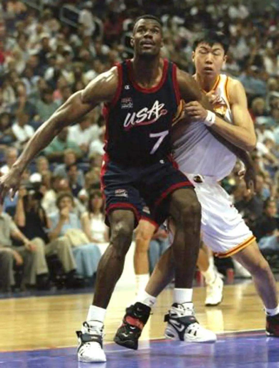 谁说中锋鞋不火？这双中锋鞋火到离谱！保罗也爱穿