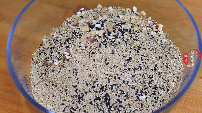 月饼怎么做不太甜,怎么做出来的月饼又酥又软