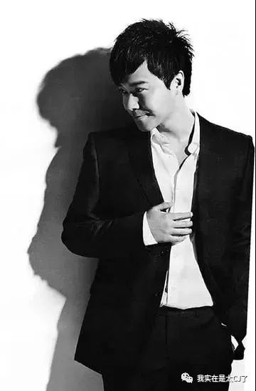 这才是成熟男人的pose,经典的pose男