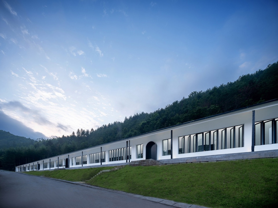 秦岭深处特点餐厅,秦岭山下100米食堂