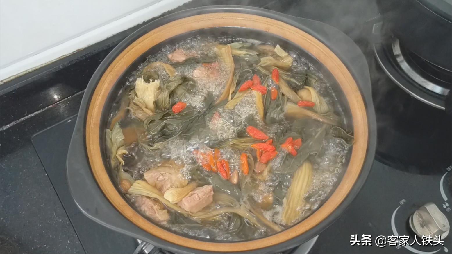 冬至后，多给家人煲这一锅靓汤，营养好喝还润肺，做法简单又便宜