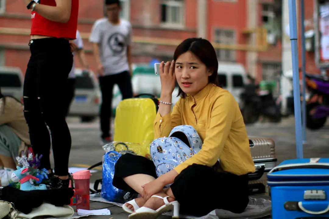 摆地摊卖什么比较简单一点,摆地摊摆摊卖什么最好卖