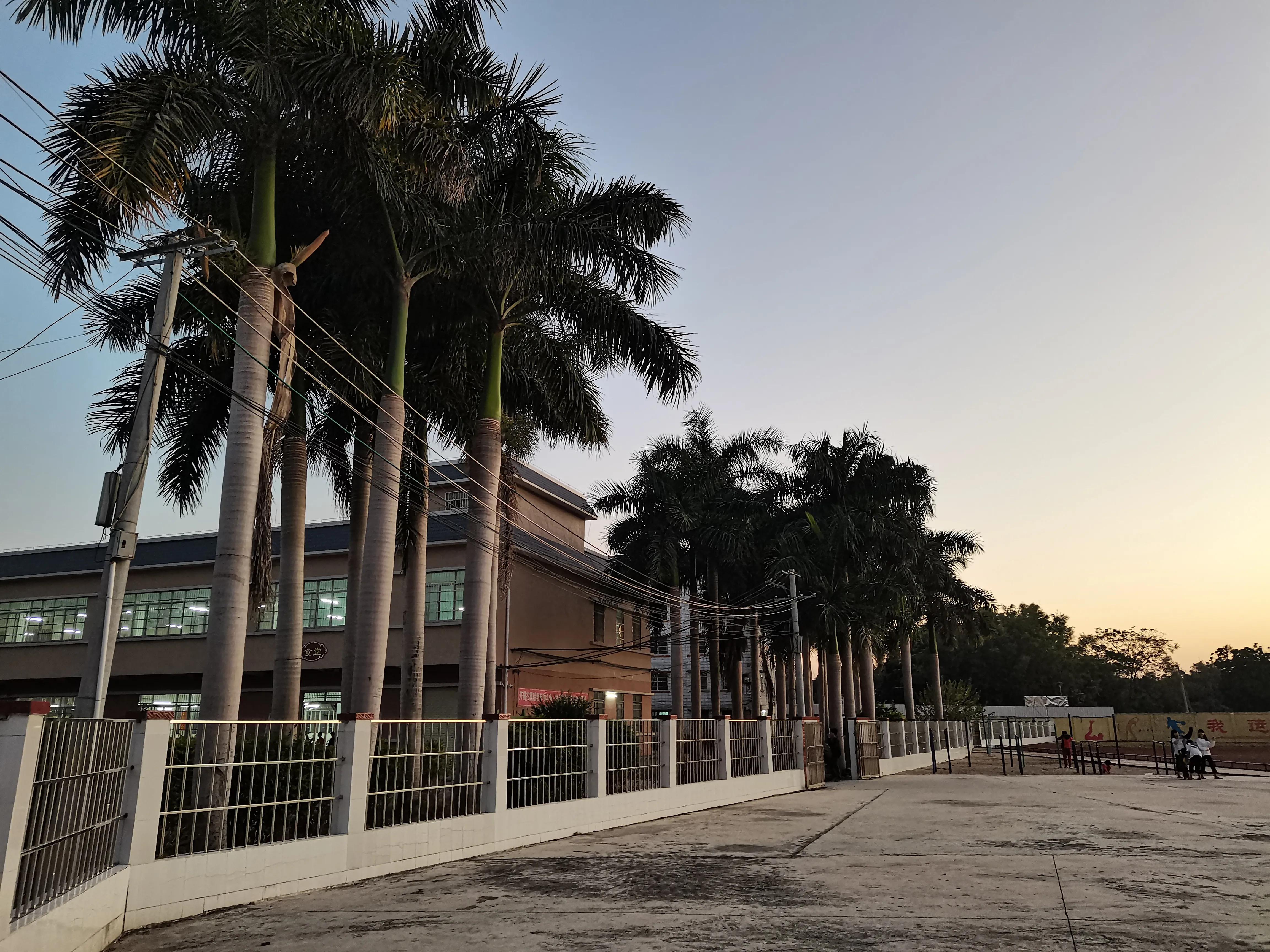 乌中,黄昏即景开头