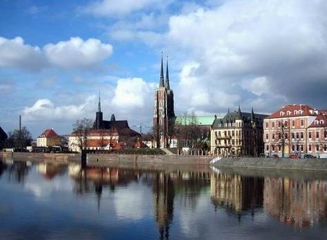 波兰人口2022年总人数,波兰国土面积多大人口多少