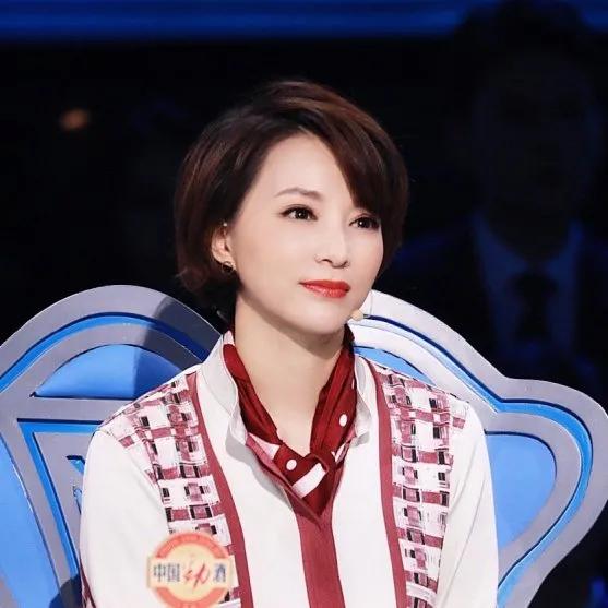 丝巾的11种系法让你时髦整个春季,收腰显瘦中长半身裙丝巾